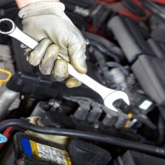 How to Know When It is Time to Change the Oil in Your Auto